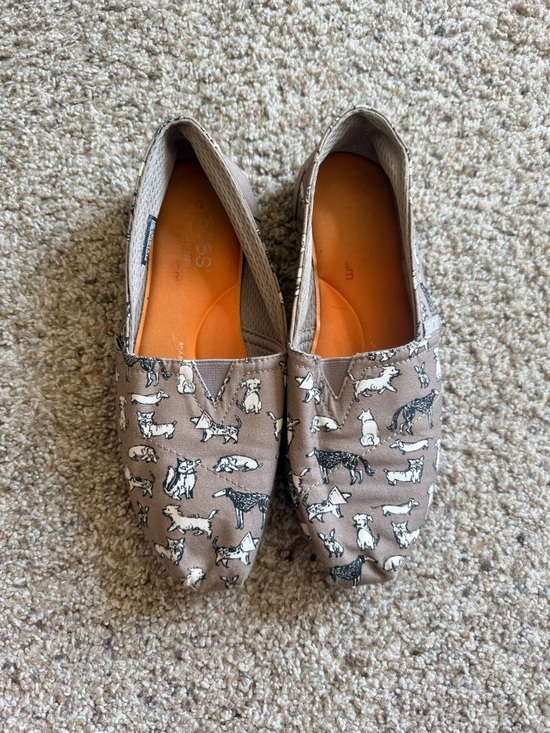 BOBS from Skechers Shoes - Sketchers Bobs for Dogs Dog Print Shoes